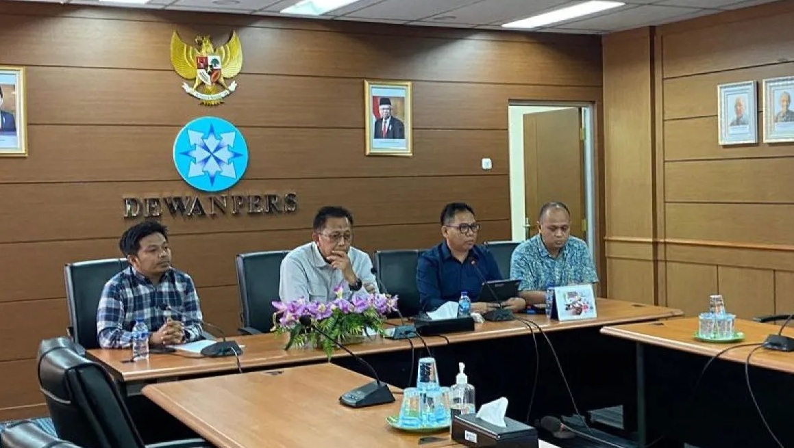 Konferensi pers terkait kebakaran rumah wartawan Tribrata TV, Sempurna Pasaribu di Kantor Dewan Pers, Jakarta, Selasa (2/7/2024). (Fath Putra Mulya)