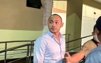 Suami BCL, Tiko Aryawardhana menjalani pemeriksaan di Polres Metro Jakarta Selatan terkait dugaan kasus penggelapan uang senilai Rp 6,9 miliar, Jakarta, Kamis (11/7). (ANTARA/Luthfia Miranda Putri)