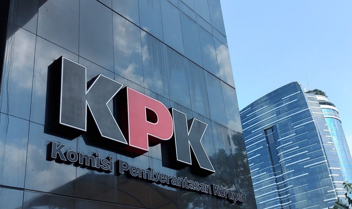 Logo KPK di Gedung Merah Putih KPK, Jakarta Selatan. (Fianda Sjofjan Rassat)