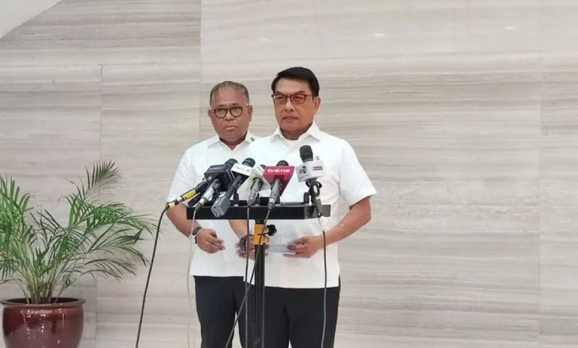 Kepala Staf Kepresidenan Jenderal Purn. Moeldoko memberikan keterangan pers di Gedung Bina Graha, Kantor Staf Presiden RI, Jakarta, Senin (22/7/2024). (Mentari Dwi Gayati)