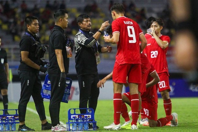 Timnas Indonesia U-19 berjumpa Malaysia U-19 pada babak semifinal Piala AFF U-19 2024 di Stadion Gelora Bung Tomo, Rabu 27 Juli 2024.