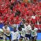 Para pemain Timnas Inggris melakukan selebrasi usai memenangi laga perempat final Euro 2024 atas Swiss di Duesseldorf Arena 6 Juli 2024. (AFP/ADRIAN DENNIS)