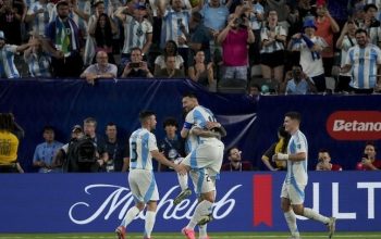 Selebrasi pemain-pemain Argentina (c) AP Photo/Pamela Smith