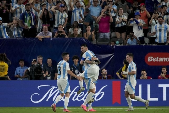 Selebrasi pemain-pemain Argentina (c) AP Photo/Pamela Smith