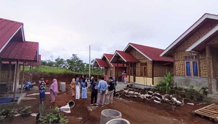 Bencana Retakan Tanah di Desa Kertaangsana Sukabumi