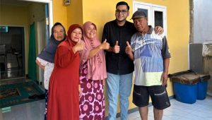 Bobby Maulana Bersama Team MKTech mengunjungi Pa Engkos Korban Hipnotis