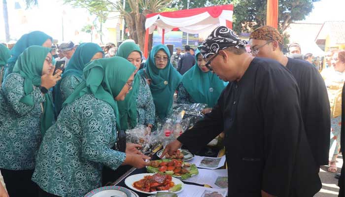 Bupati Sukabumi Tegalbuleud