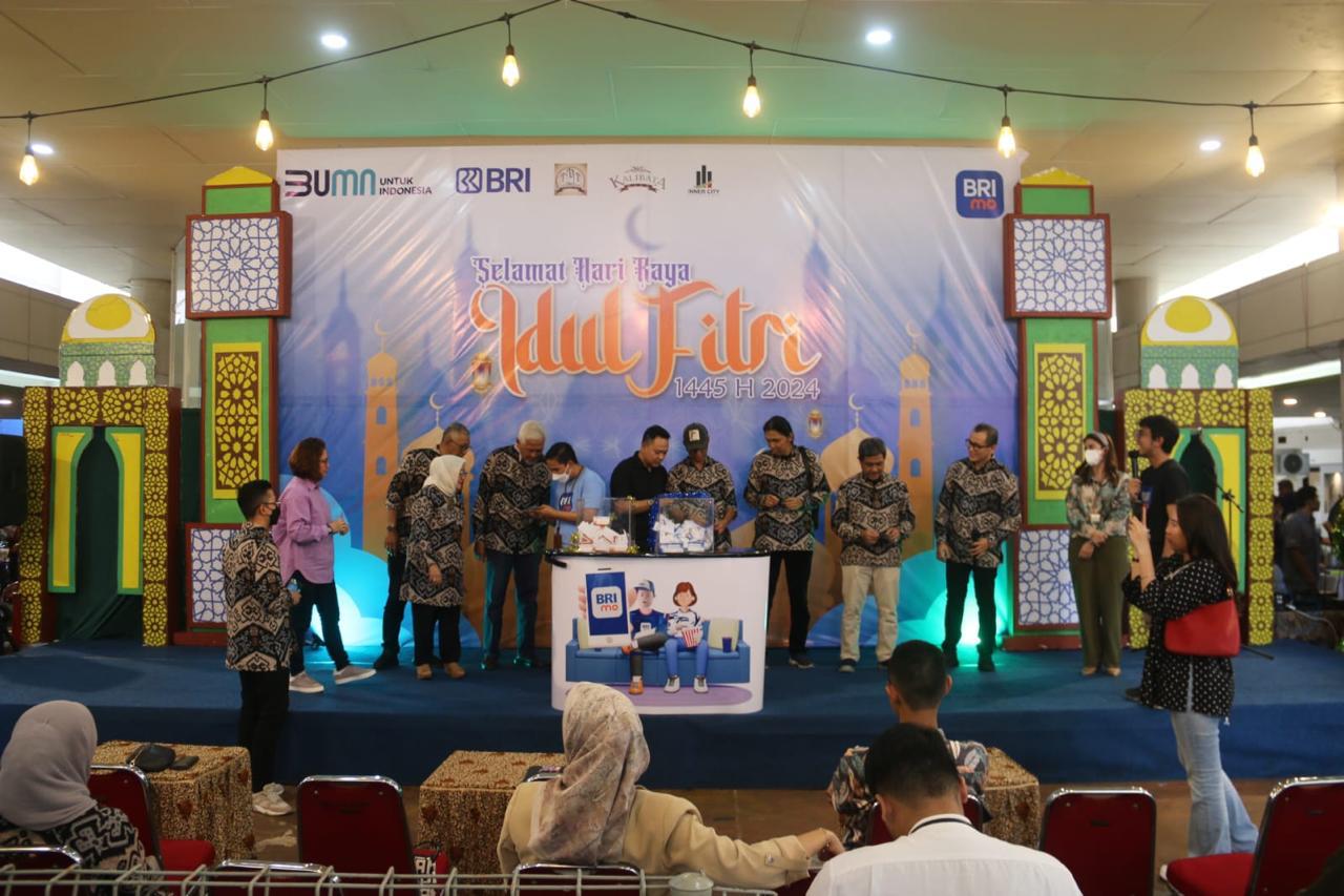 Dalam rangka menyambut bulan suci Ramadhan, Bank Rakyat Indonesia (BRI) Cabang Menara Brilian mengadakan berbagai kegiatan keagamaan dan sosial di lingkungan Menara Brilian