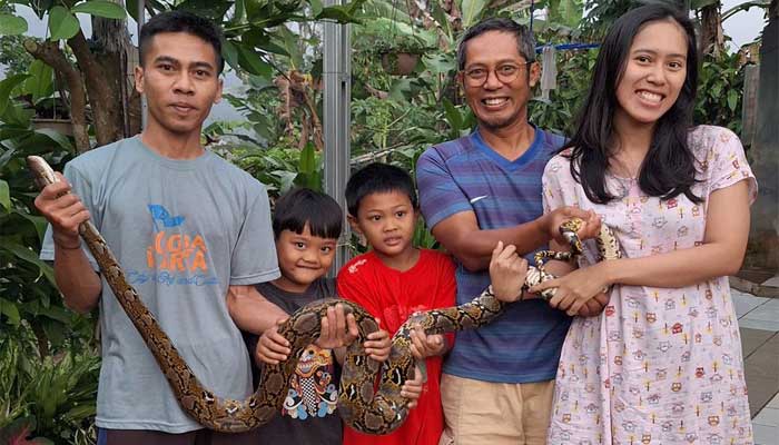 JSI Regional Sukabumi Taklukan Ular Sanca