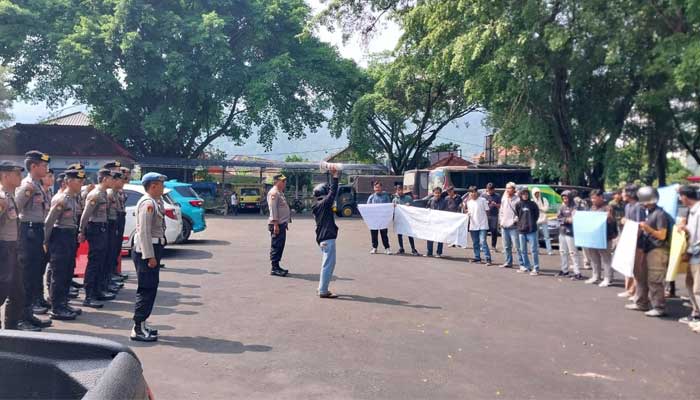 Lingkar Mahasiwa Sukabumi Gelar Aksi