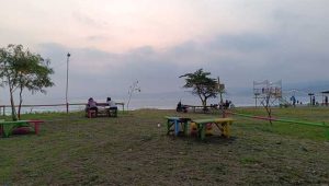 Pantai Gopalo Palabuhanratu Sukabumi, Manjakan Wisatawan Pemandangan Cakrawala Langit yang Indah