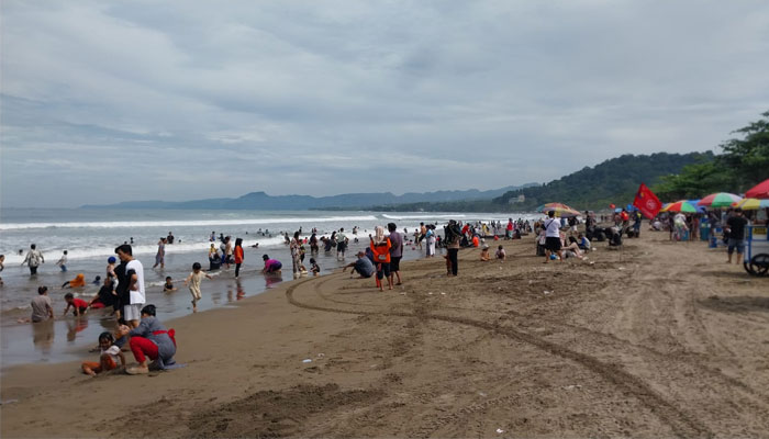 Pantai Palabuhanratu Sukabumi