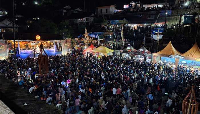 Seren Taun Kasepuhan Sinar Resmi Sukabumi