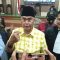 Panji Gumilang (tengah, kemeja kuning) usai mengikuti sidang putusan di Indramayu, Jawa Barat. (Fathnur Rohman)