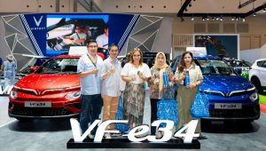 VinFast Mulai Lakukan Pengiriman Pertama VF e34 di Indonesia