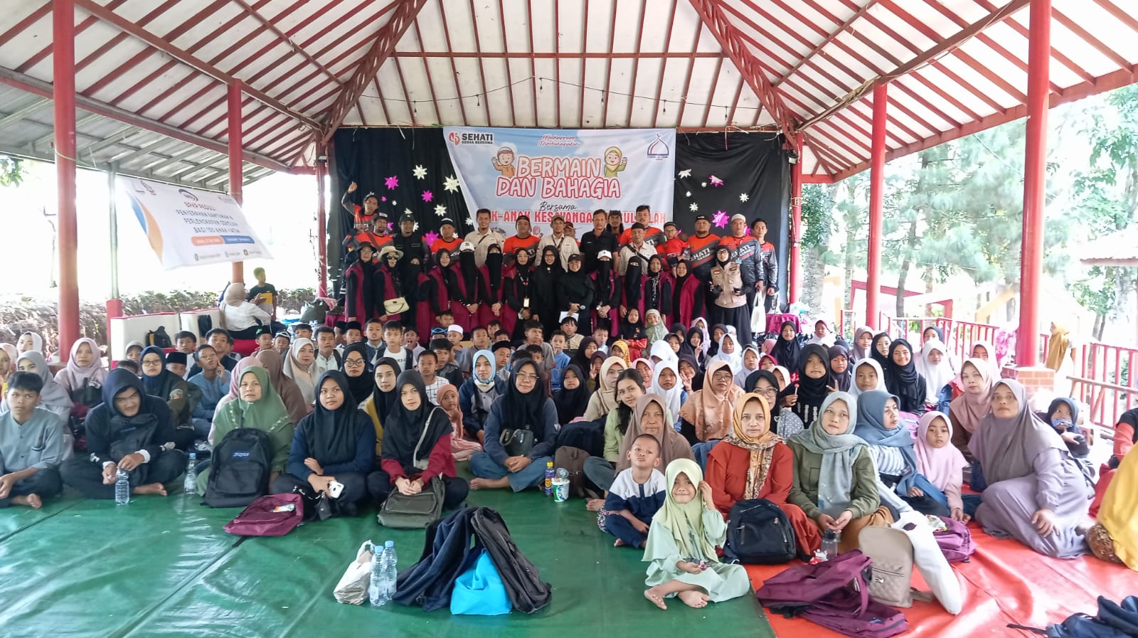 100 anak-anak yatim di Kota dan Kabupaten Sukabumi mendapatkan perhatian dari Sehati Gerak Bersama. Kegiatan yang digelar di Villa Cantik, Kecamatan Warudoyong, Sukabumi, Jawa Barat, Sabtu (13/7/2024)