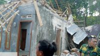 Penampakan Rumah Janda di Simpenan Sukabumi Rusak Tertimpa Pohon