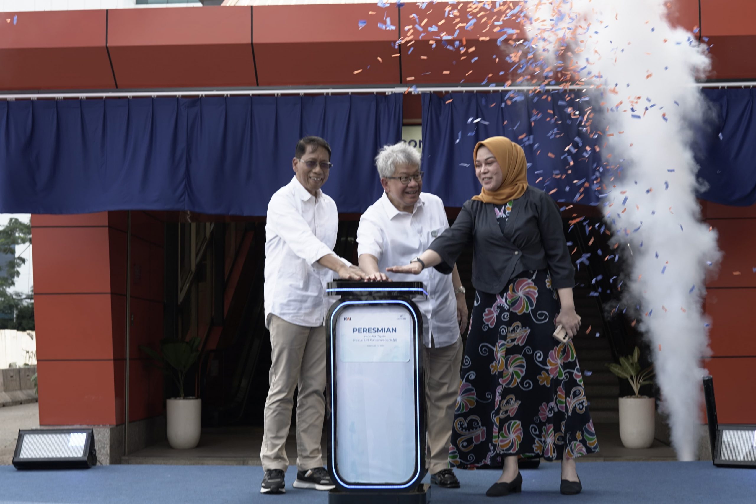Bank bjb kembali meningkatkan kolaborasi dengan PT Kereta Api Indonesia (Persero) yang juga merupakan Badan Usaha Milik Negara (BUMN),
