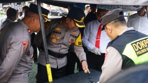 Potret Kapolres Sukabumi Baru AKBP Samian Tes Urin Ratusan Anggota 