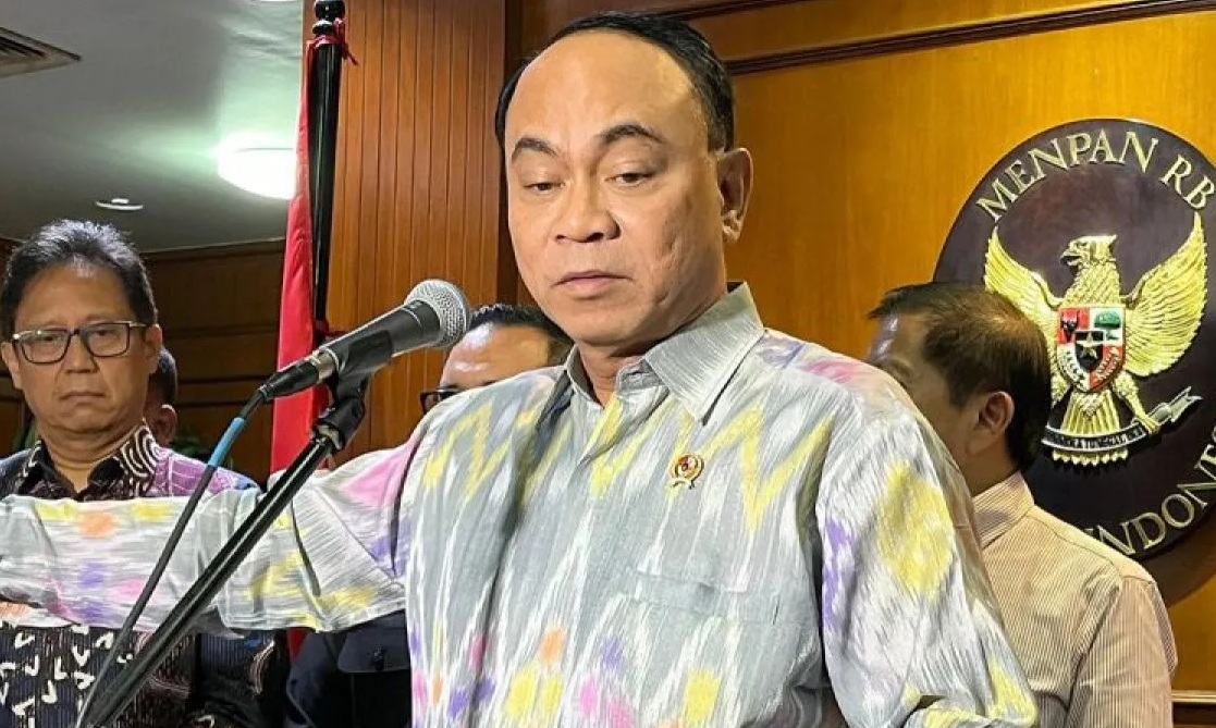 Menteri Komunikasi dan Informatika Budi Arie Setiadi saat memberikan keterangan kepada awak media di Kantor Kementerian PANRB, Jakarta, Selasa (30/7/2024). (Narda Margaretha Sinambela).