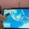 Kepala Pelaksana Badan Penanganan Bencana Daerah Kabupaten Cianjur, Jawa Barat, Asep Kusmana Wijaya, berdiri di depan monitor pendeteksi dini gempa dan tsunami.(ANTARA/Ahmad Fikri). (Ahmad Fikri)