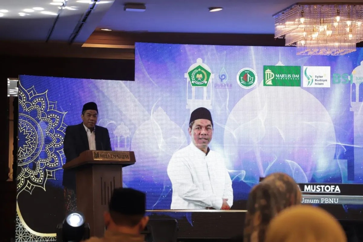Wakil Ketua Umum PBNU Zulfa Mustofa saat menjadi pembicara kunci dalam Silaturahim Nasional Pokja Majelis Taklim. (PBNU)