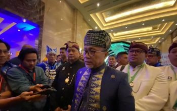 Zulkifli Hasan usai terpilih kembali sebagai Ketua Umum DPP PAN periode 2024–2029 pada Kongres Ke-6 PAN di Kawasan Tanah Abang, Jakarta, Jumat (23/8/2024) malam. (Narda Margaretha Sinambela)