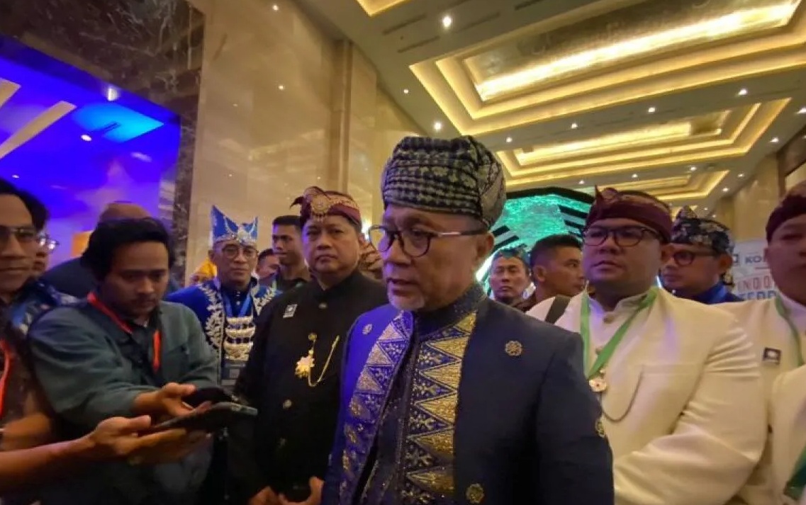 Zulkifli Hasan usai terpilih kembali sebagai Ketua Umum DPP PAN periode 2024–2029 pada Kongres Ke-6 PAN di Kawasan Tanah Abang, Jakarta, Jumat (23/8/2024) malam. (Narda Margaretha Sinambela)