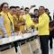Politikus Partai Golkar Bahlil Lahadalia memberikan berkas pendaftaran pencalonan ketua umum ke Kantor DPP Partai Golkar, Jakarta, Senin (19/8/2024). (Bagus Ahmad Rizaldi).