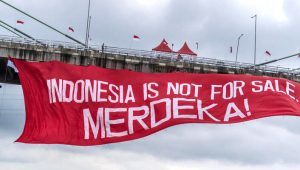 Bentangkan Spanduk “Indonesia is Not For Sale” di Kawasan IKN, Sejumlah Aktivis Lingkungan Sempat Diamankan
