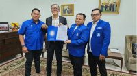 DPP PAN Serahkan B1-KWK untuk Pasangan AYEUNA Ayep-Bobby