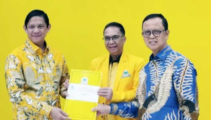 DPP Partai Golkar menyerahkan SK