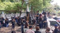 Ratusan Warga  Kampung Wisata Citepus Sukabumi Geruduk Gedung Pendopo Palabuhanratu, Ini Yang Dituntutnya