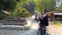 Sering Amblas, Dinas PU Kabupaten Sukabumi Lakukan Bentonisasi Jalan Sudirman
