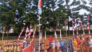 Seba-serbi Perayaan HUT RI di Sukabumi, Yayasan Pasim Gelar Upacara Bendera dengan Pakaian Adat