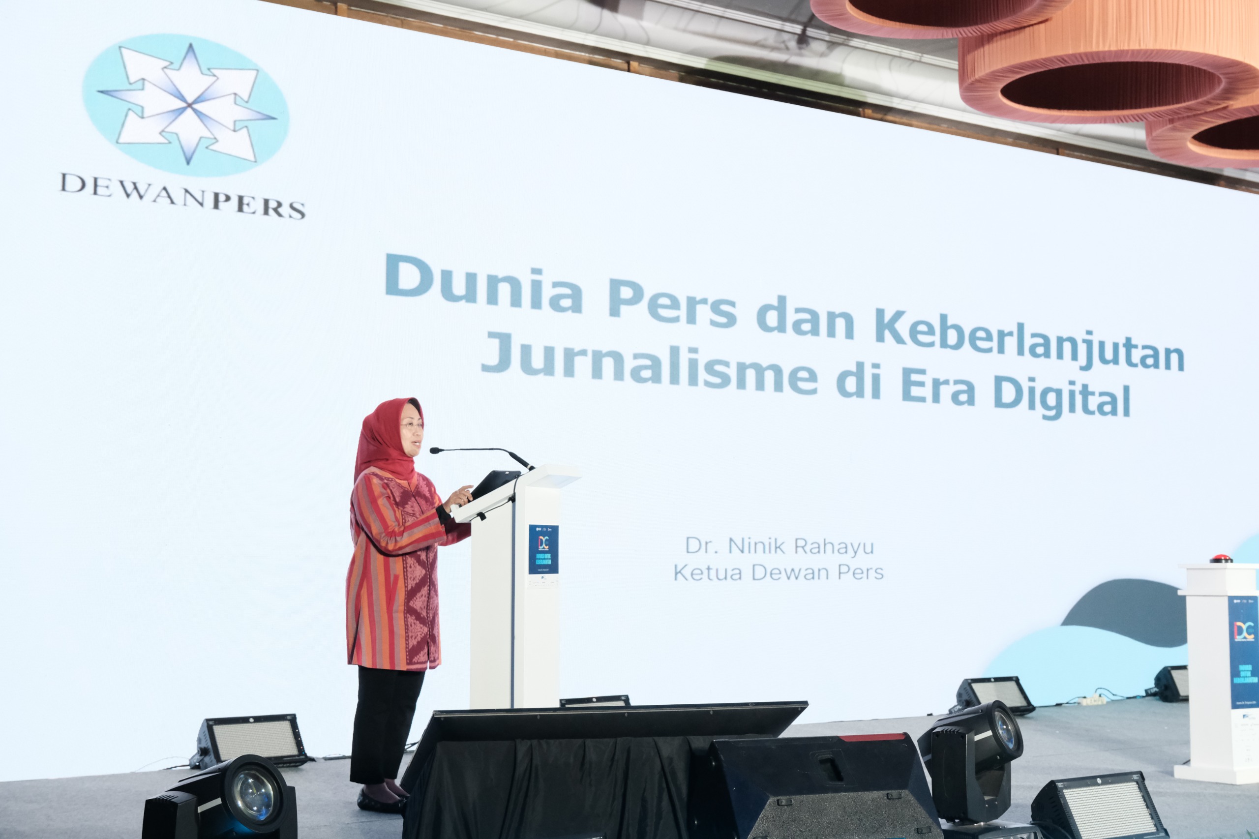Ketua Dewan Pers Ninik Rahayu meminta dukungan pemerintah dan semua pihak untuk mendorong keberlanjutan media di Indonesia yang kini sedang tidak baik-baik saja.