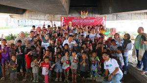 Jamkrindo Sebarkan Semangat Nasionalisme di Kolong Jalan Tol Rawamangun