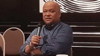 Ilham Habibie Temui Ratusan Mahasiswa Sukabumi, Tekankan Keseimbangan Iptek-Imtak