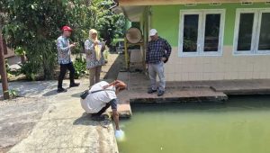 Kementrian PUPR Cek Kualitas Air di Kebonpedes Sukabumi, Puluhan Tahun Darurat Air Bersih