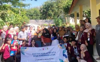 Mahasiswa KKN UNP di Desa Karangpapak
