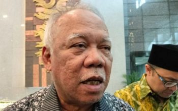 Menteri Pekerjaan Umum dan Perumahan Rakyat (PUPR) Basuki Hadimuljono menyampaikan keterangan kepada awak media di Kementerian PUPR, Jakarta, Jumat (2/8/2024).