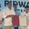Bakal Pasangan Calon Gubernur dan Wakil Gubernur Jakarta Ridwan Kamil (kedua kiri) dan Suswono (kedua kanan) bersama calon wapres terpilih pada Pemilu 2024 Gibran Rakabuming Raka (tengah), Sekjen Gerindra Ahmad Muzani (kiri), dan Presiden PKS Ahmad Syaikhu berfoto bersama usai deklarasi di Hotel Sultan, Jakarta, Senin (19/8/2024). (Rio Feisal)