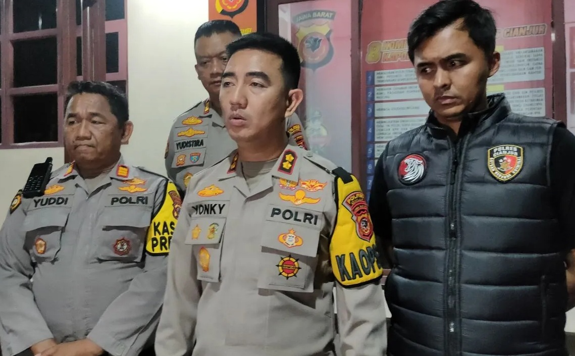 Kapolres Cianjur AKBP Rohman Yongky Dilatha (tengah) didampingi jajaran pimpinan Polres Cianjur.(Ahmad Fikri)
