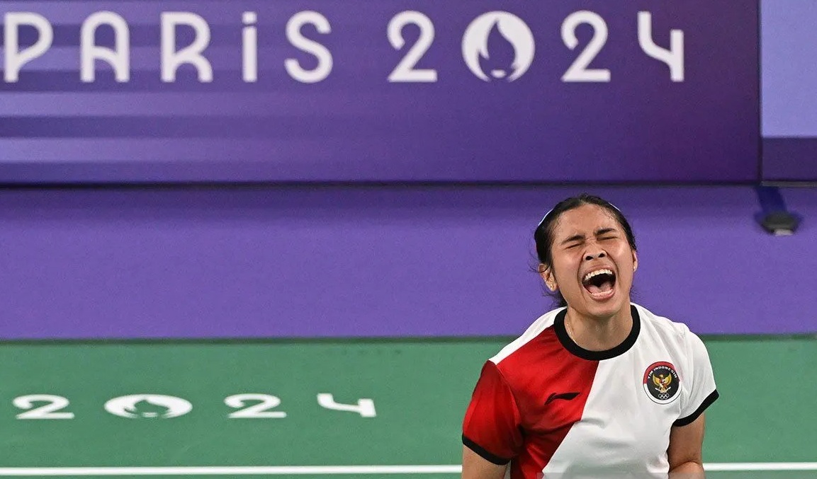 Ekspresi pebulu tangkis tunggal putri Indonesia Gregoria Mariska Tunjung usai meraih poin dari pebulu tangkis Thailand Ratchanok Intanon pada babak perempat final bulu tangkis tunggal putri Olimpiade Paris 2024 di Porte De La Chapella Arena, Paris, Prancis, Sabtu (3/8/2024). ANTARA FOTO/Wahyu Putro A/aww/pri.