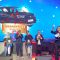 MERIAH: Pinca BRI Sukabumi, Duta Okki Wicaksono (tengah) secara simbolis menyerahkan hadiah grand prize II/2023 berupa dua unit mobil Suzuki/XL7 MT untuk dua pemenang kepada Kaunit BRI Sukabumi Timur, Elis dan Kaunit BRI Cisaat,Irfan Abdul Rohman pada acara PHS di Sapa Cafe, Sabtu (3/8/2024).