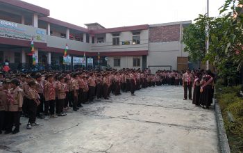 PENUH KHIDMAT : Siswa MI Baitussalam saat engikuti egiatan upcara peringatan hari Pramuka ke-63. (FOTO : dok/radarsukabumi)