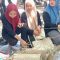 ibu ibu pengrajin daun pandan laut