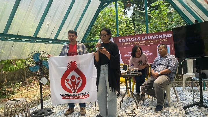 Karyawan CNN Indonesia telah mendirikan serikat pekerja dan resmi tercatat di Suku Dinas Tenaga Kerja, Transmigrasi dan Energi Kota Administrasi Jakarta Selatan.