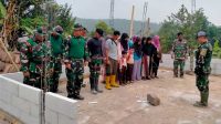TMMD Kodim 0622 Kabupaten Sukabumi Perbaiki MCK di Cikidang, Kolaborasi TNI dan Masyarakat