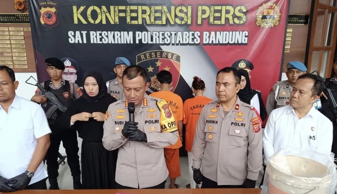 Kapolrestabes Bandung Kombes Pol Budi Sartono saat ungkap kasus pembunuhan balita di Mapolrestabes Bandung, Kota Bandung, Jawa Barat, Senin (9/9/2024). (Rubby Jovan)